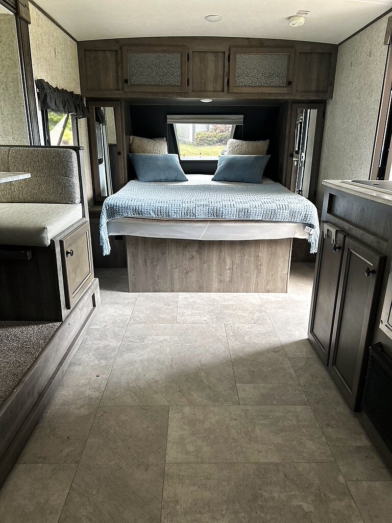 Queen bed
